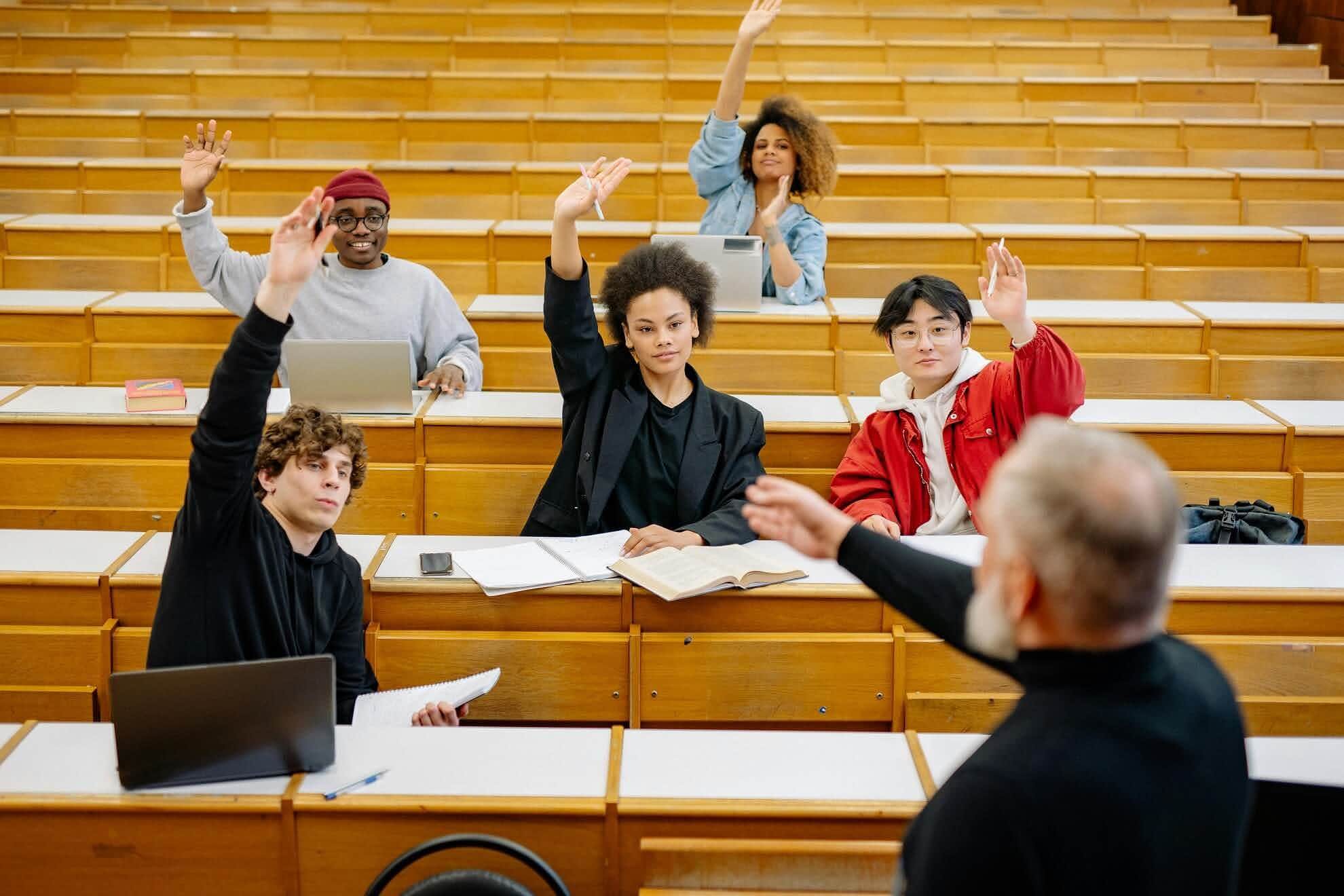 Studiare e Superare Gli Esami Anche Online con le Lezioni Cepu