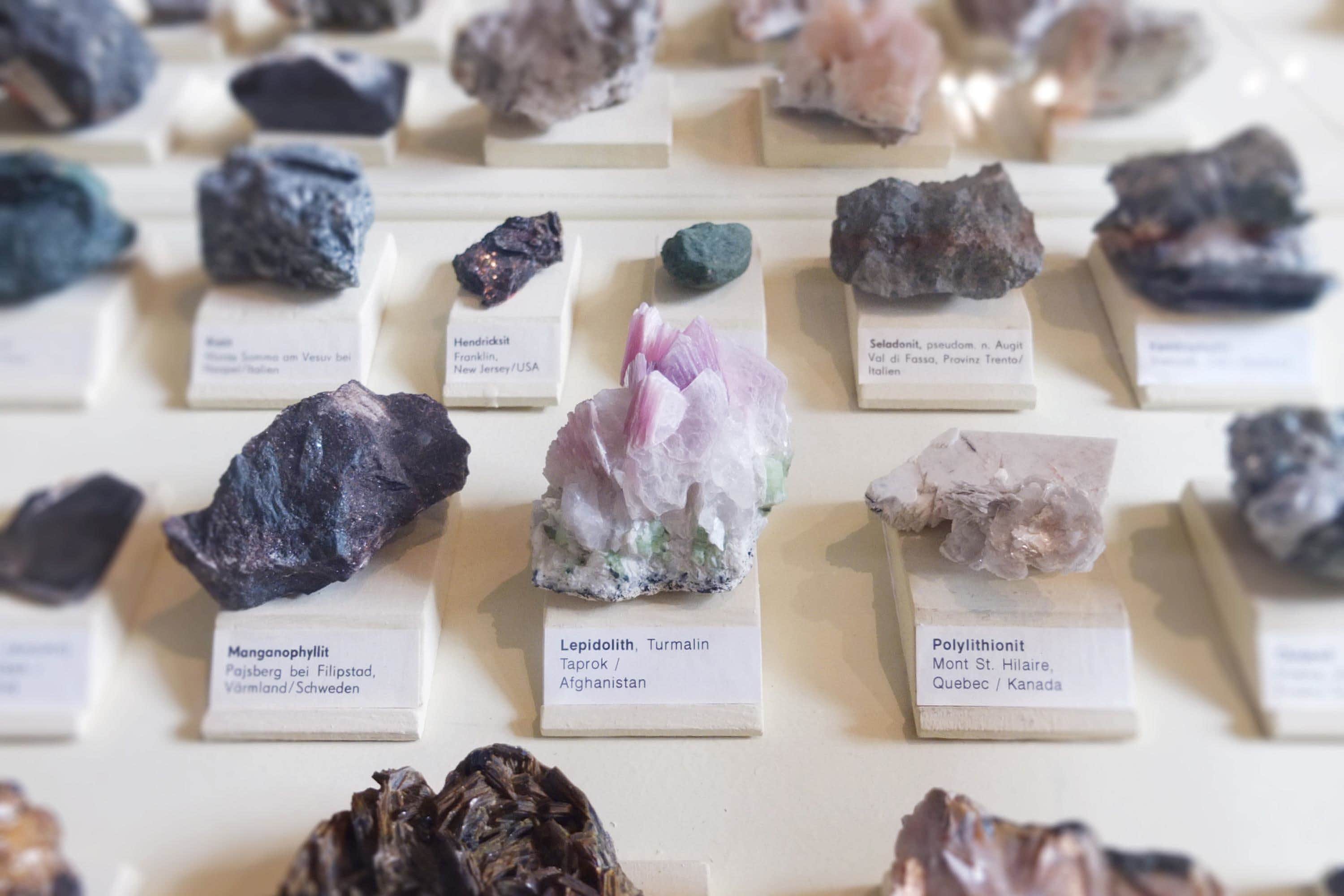 Studiare e Superare L'Esame di Mineralogia con le Lezioni Cepu